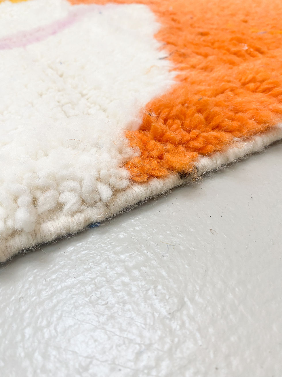 Miniature : Tapis berbère Beni Ouarain écru à motifs colorés 2,43x1,48m