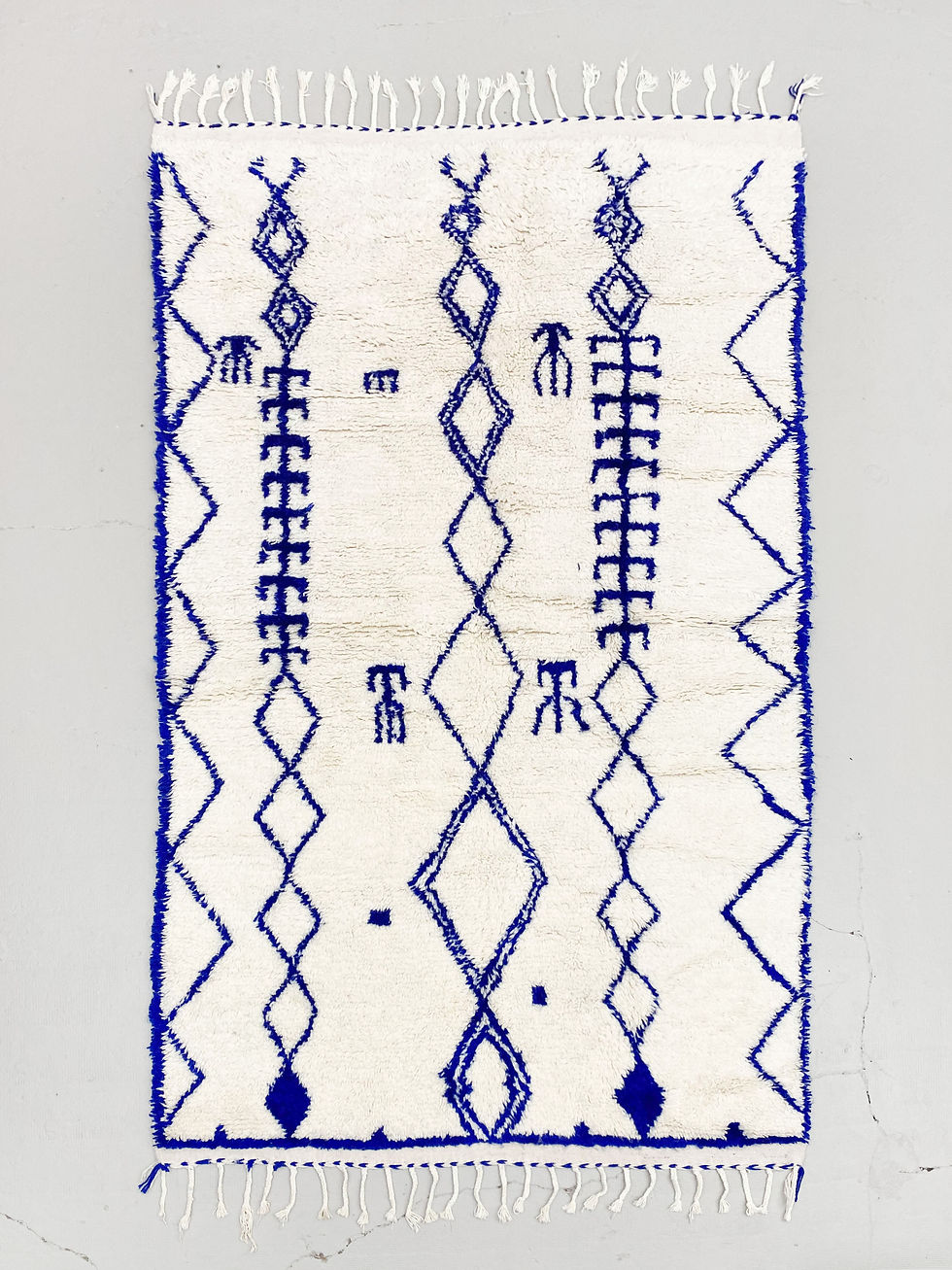 Miniature : Tapis berbère Azilal écru à motifs bleu majorelle 2,54x1,50m
