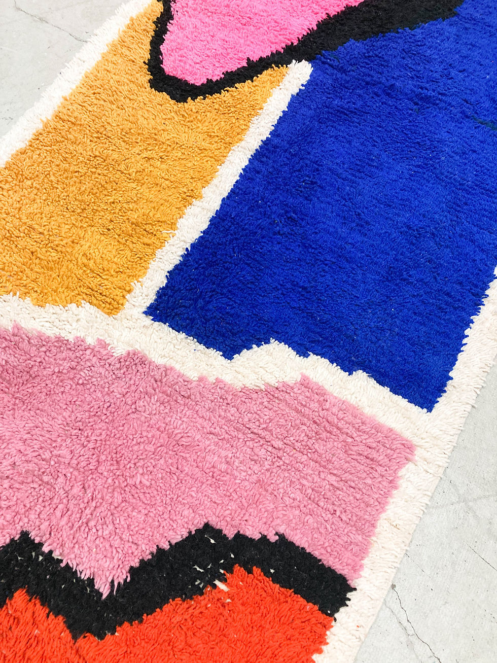 Miniature : Tapis berbère Azilal écru à motifs colorés 2,52x1,42m