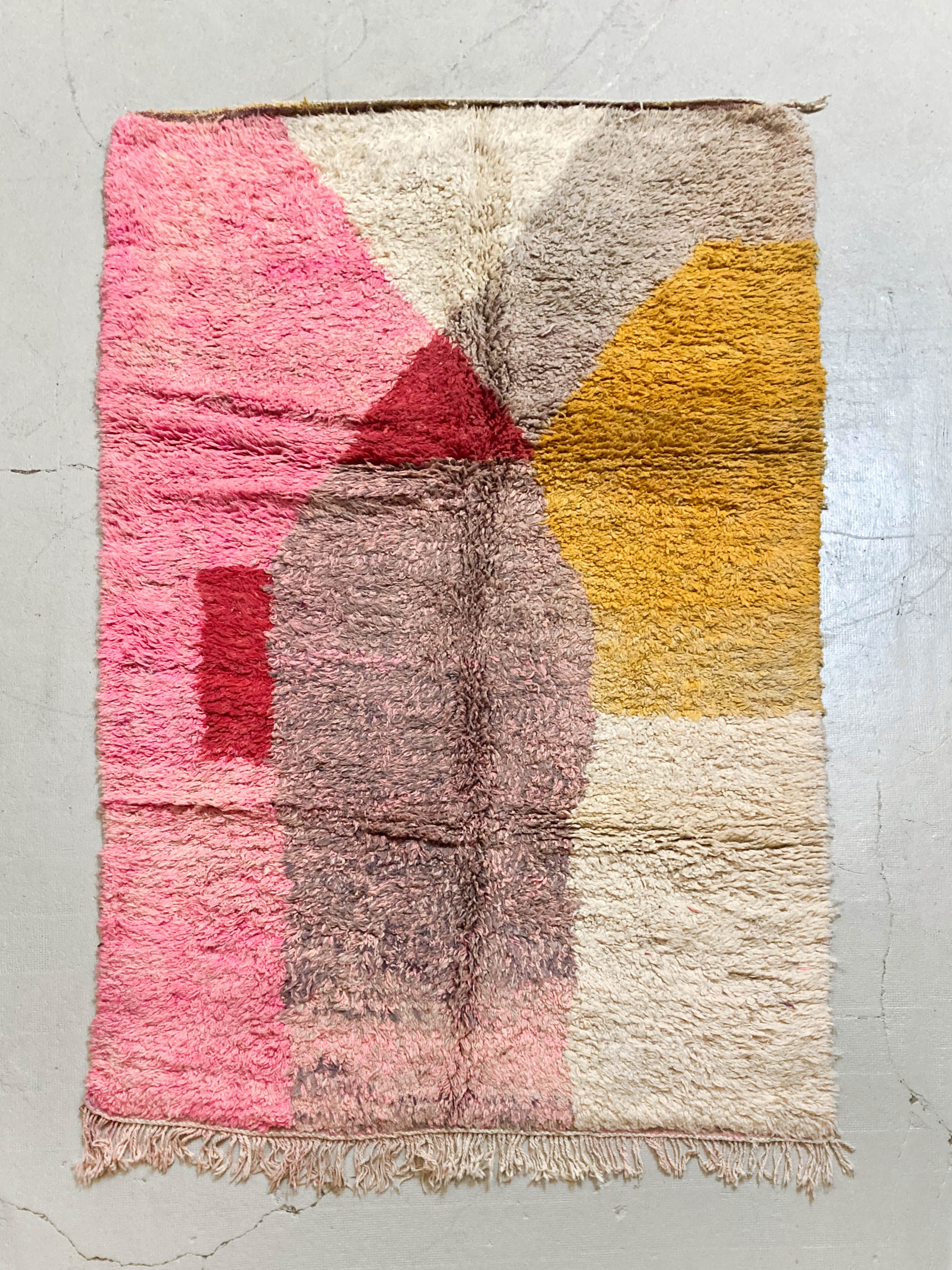 Tapis berbère Boujaad a aplats colorés 2,48x1,55m