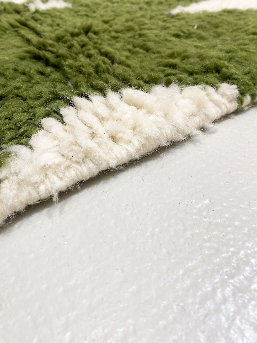 Miniature : Tapis berbère Beni Ouarain écru à motifs verts 1,55x0,90m