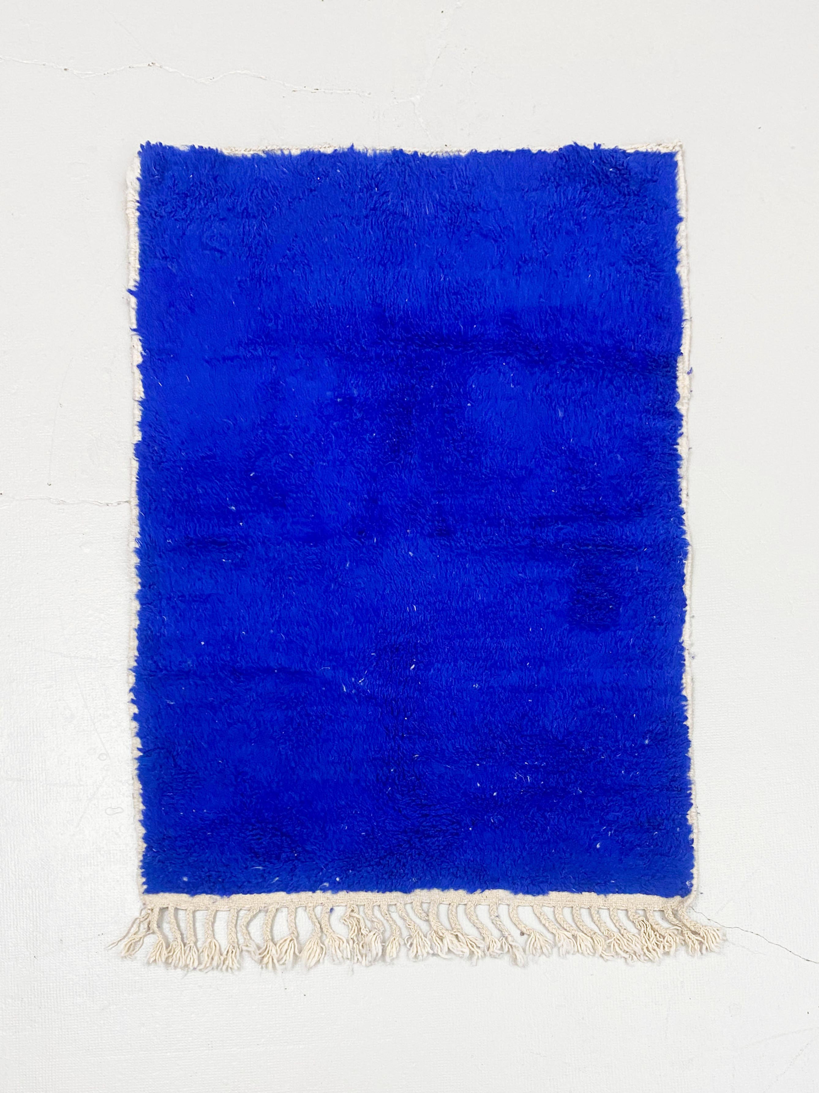 Tapis berbère Beni Ouarain bleu majorelle uni 1,48x1,06m