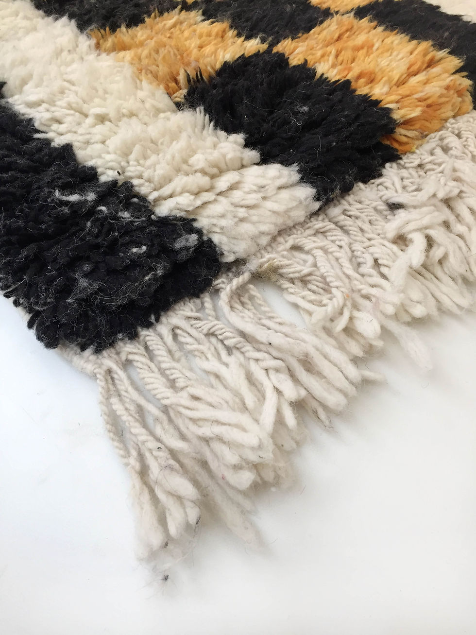 Miniature : Tapis berbère Beni Ouarain écru à motifs colorés 2,99x2,07m