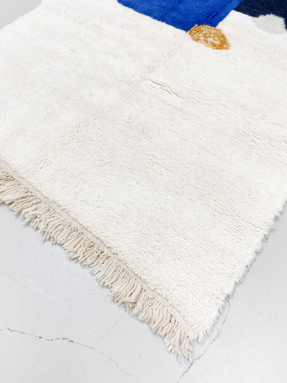 Miniature : Tapis berbère Beni Ouarain écru à motifs colorés 2,45x1,64m