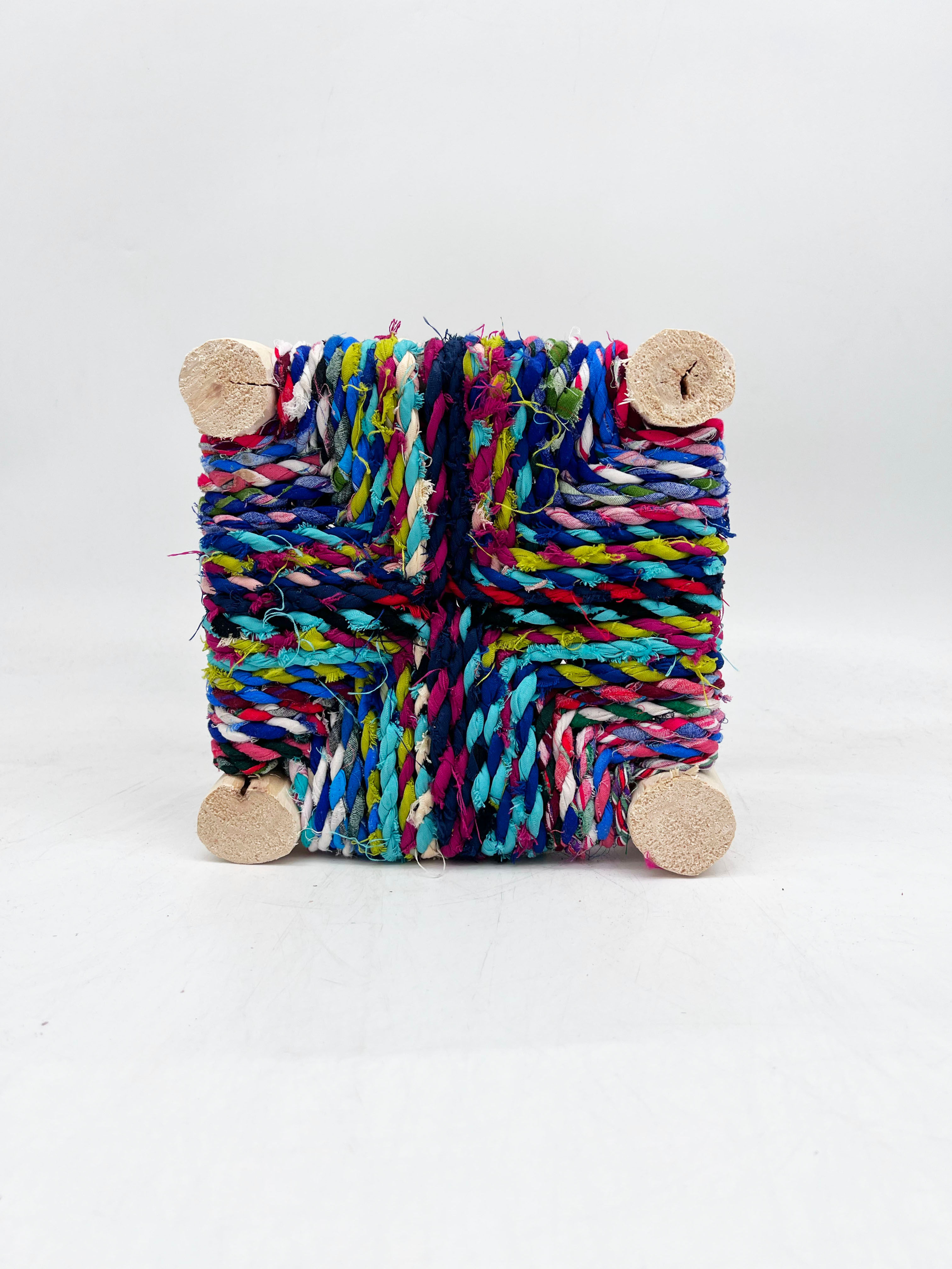 Mini tabouret bois Boucherouite