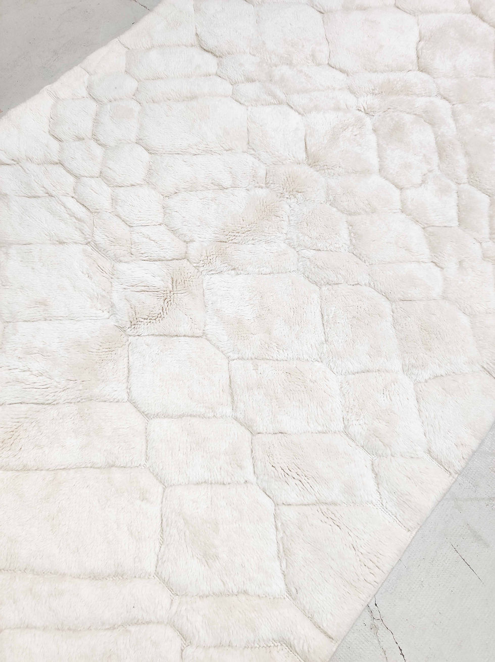 Miniature : Tapis berbère M'rirt écru uni à motifs gravés 2,56x1,58m