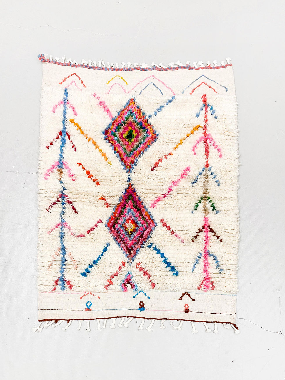 Miniature : Tapis berbère Azilal écru à motifs colorés 1,48x1,12m