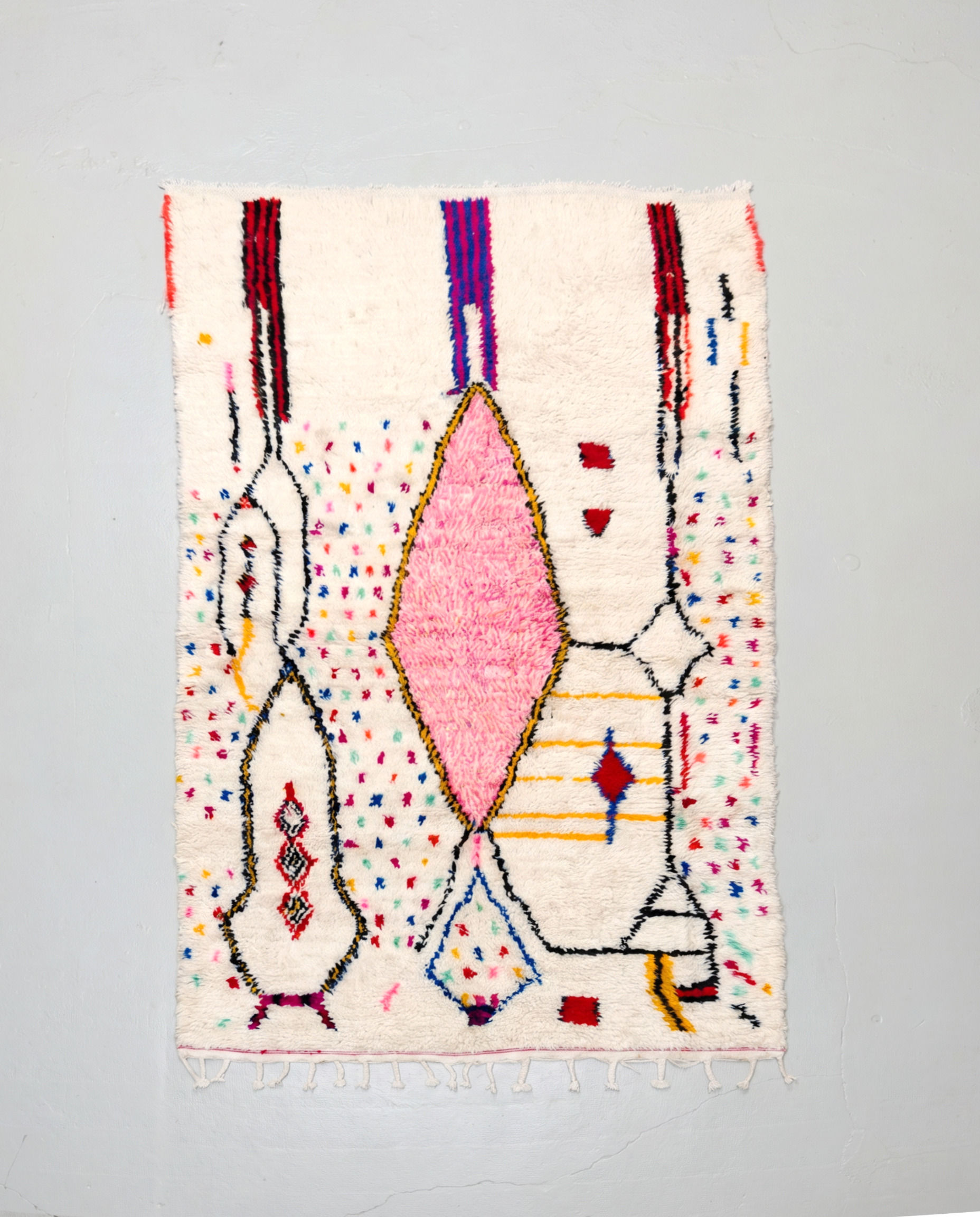 Tapis berbère Azilal écru à motifs colorés 2,39x1,40m