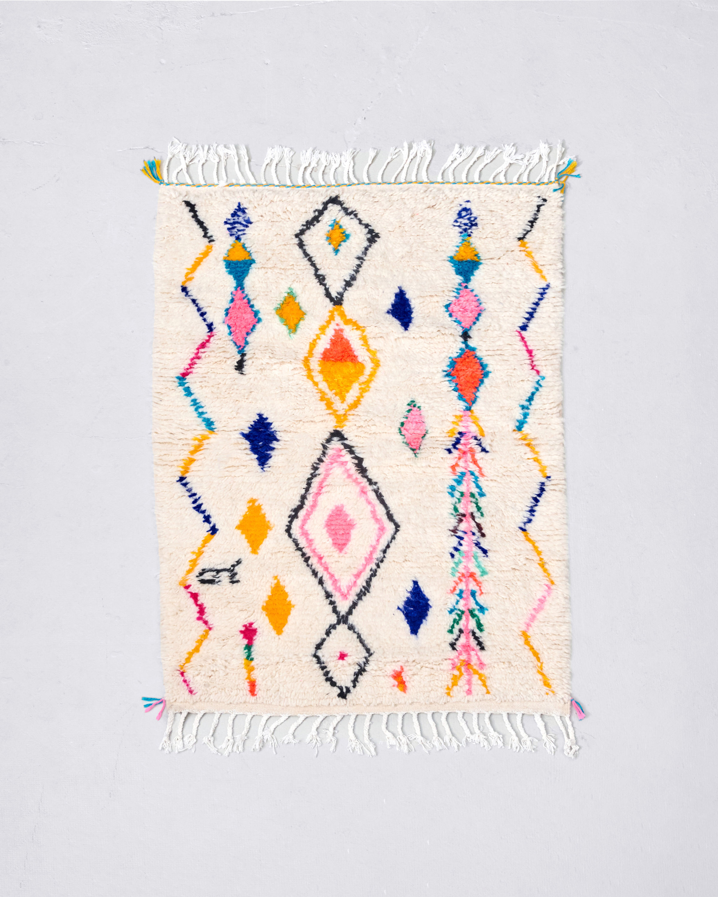 Tapis berbère Azilal à motifs colorés 1,54x1m