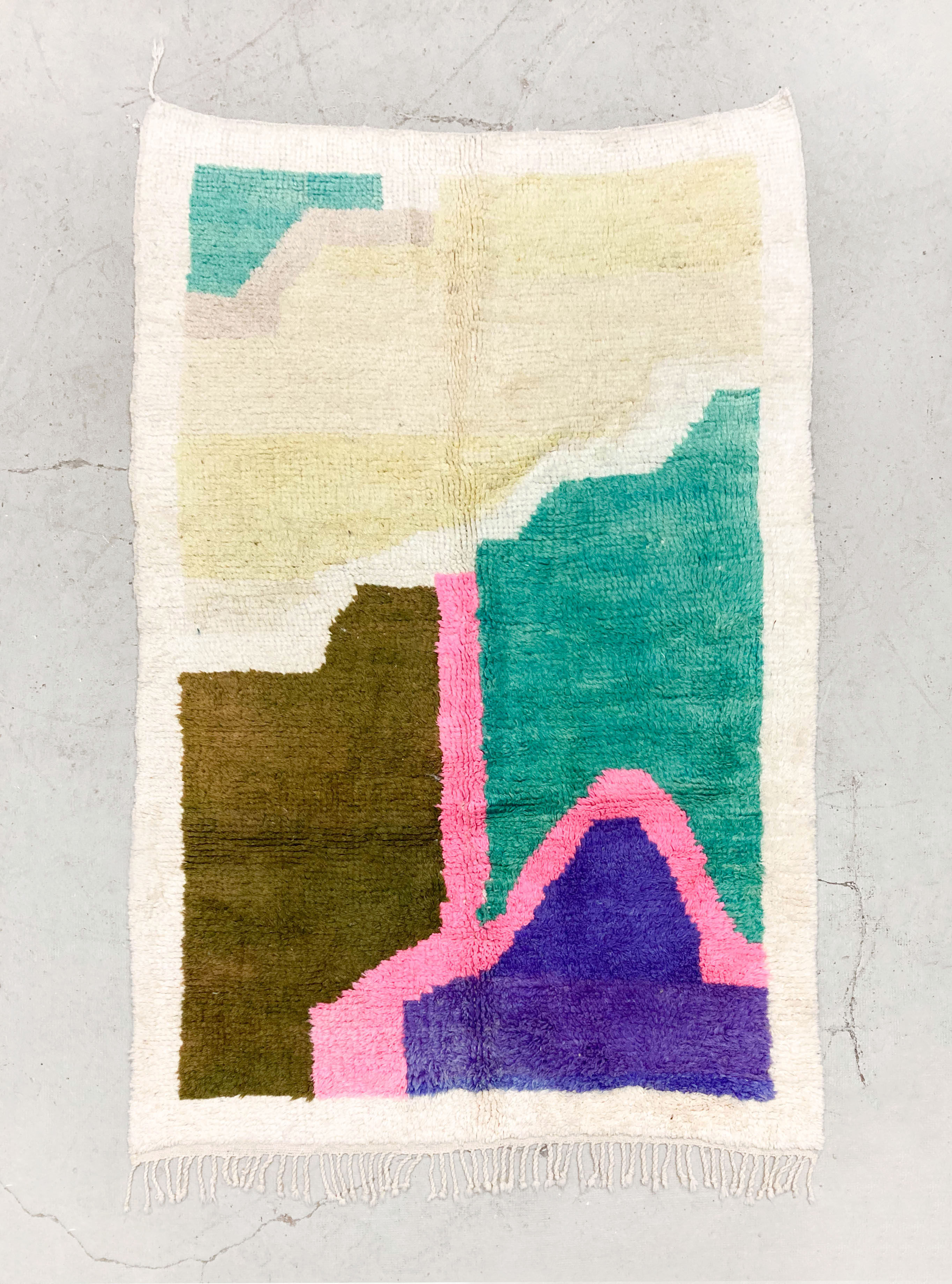 Tapis berbère Azilal écru à motifs colorés 2,32x1,50m