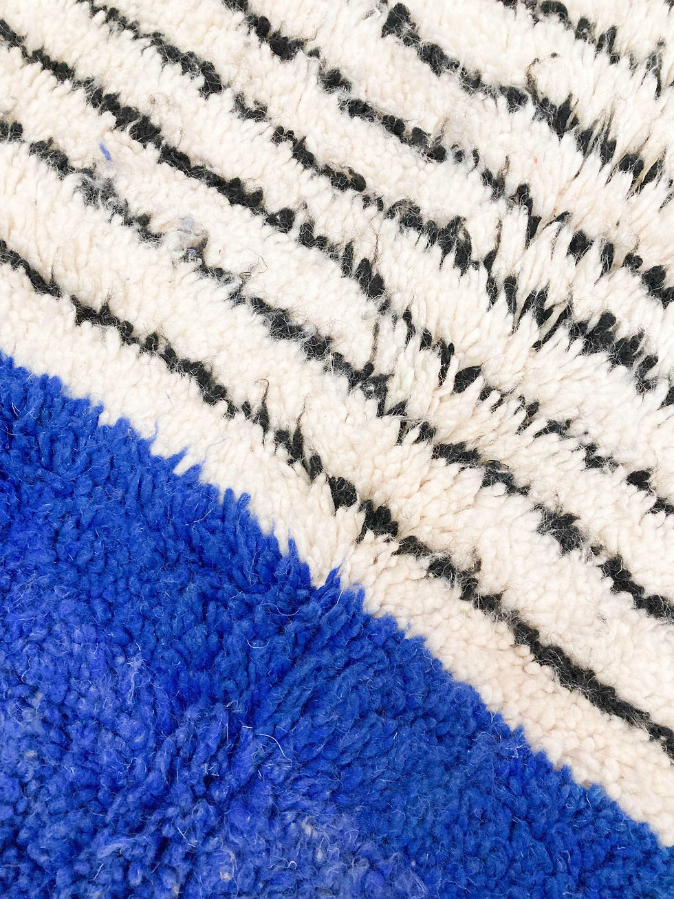 Miniature : Tapis berbère Boujaad écru à motifs colorés 2,40x1,60m