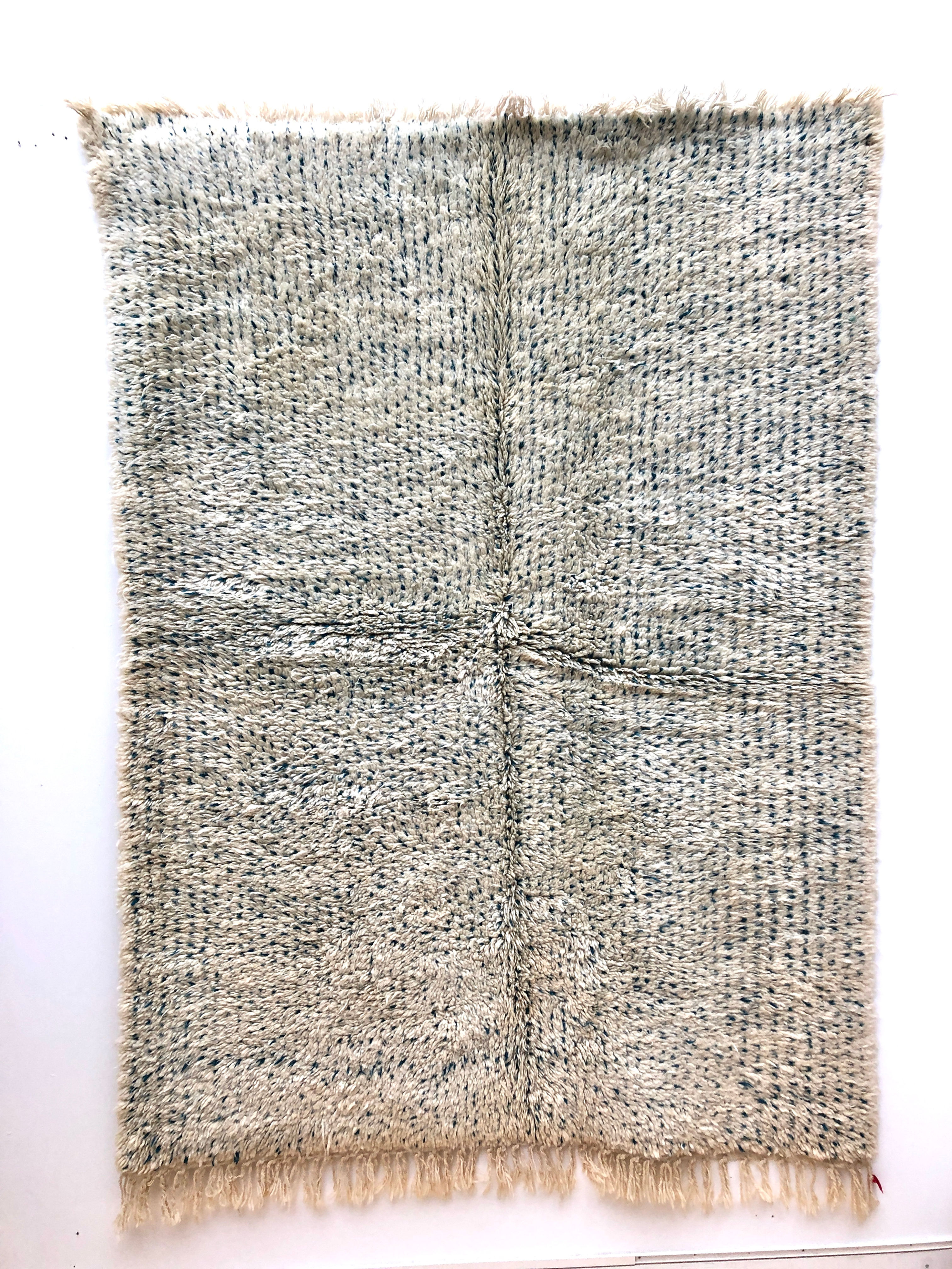 Tapis berbère Marmoucha à pois bleu turquoise 2,27x1,61m