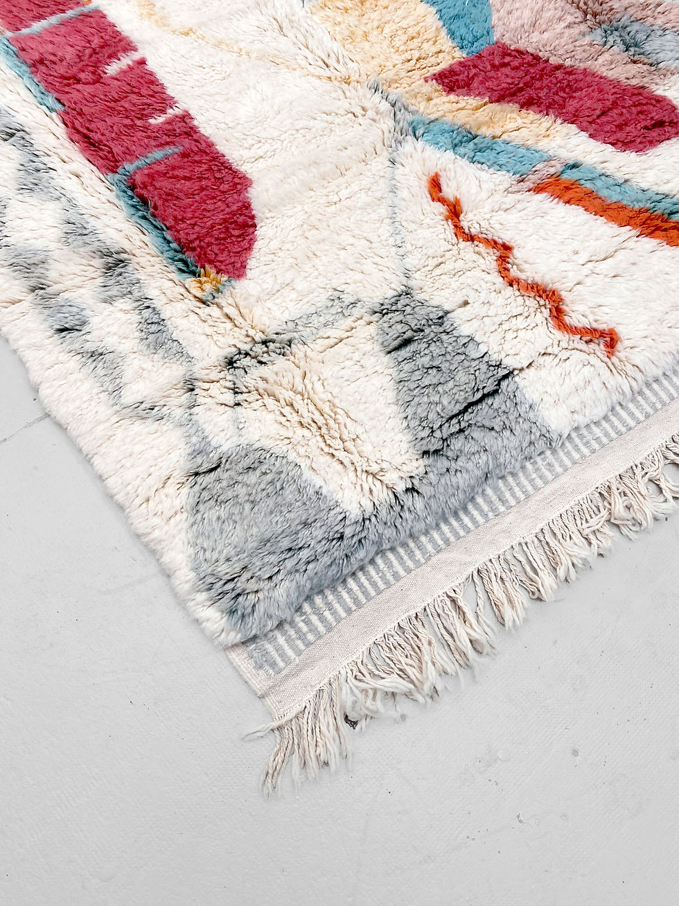 Miniature : Tapis berbère Beni Ouarain à motifs colorés 2,37x1,65m