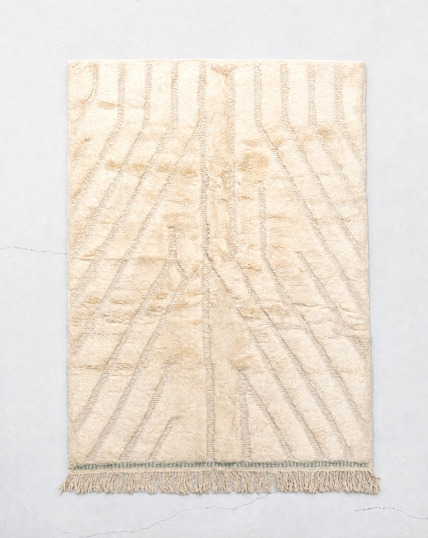 Tapis berbère M'rirt écru à motifs gravés 2,44x1,60m