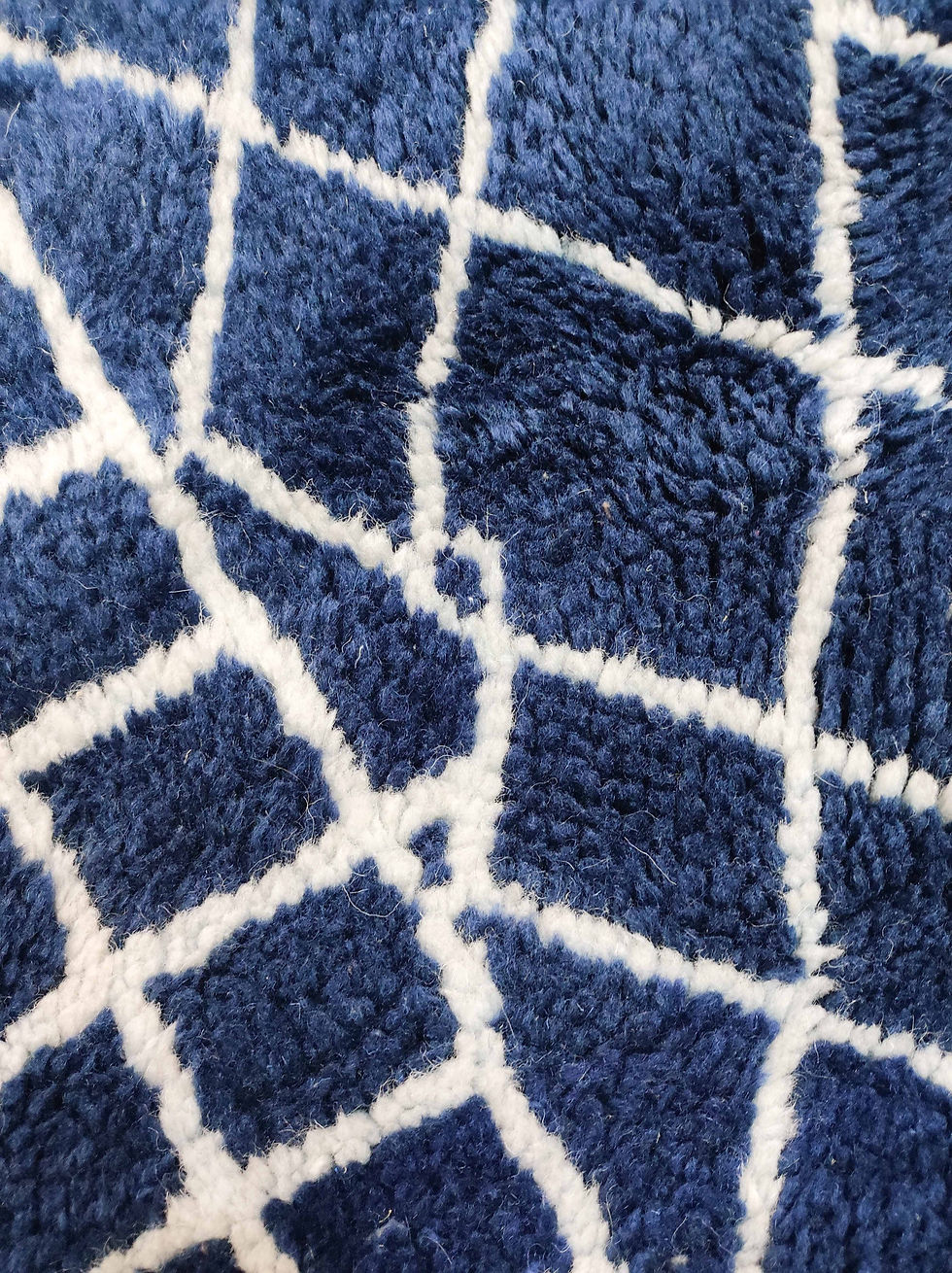 Miniature : Tapis berbère M'rirt bleu marine à motifs écrus 3,43x2,45m