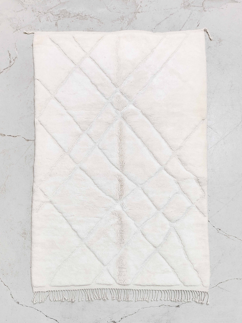Miniature : Tapis berbère M'rirt écru uni à motifs gravés 2,50x1,58m