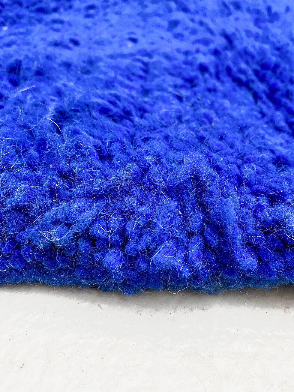 Miniature : Tapis berbère Beni Ouarain uni bleu majorelle 1,46x0,95m