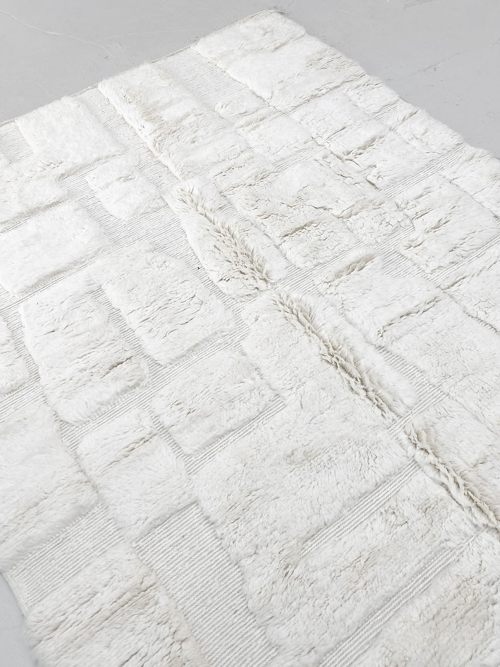 Miniatur: Schlichter Beni Ouarain Berberteppich mit eingravierten Motiven, 2,94 x 2,10 m