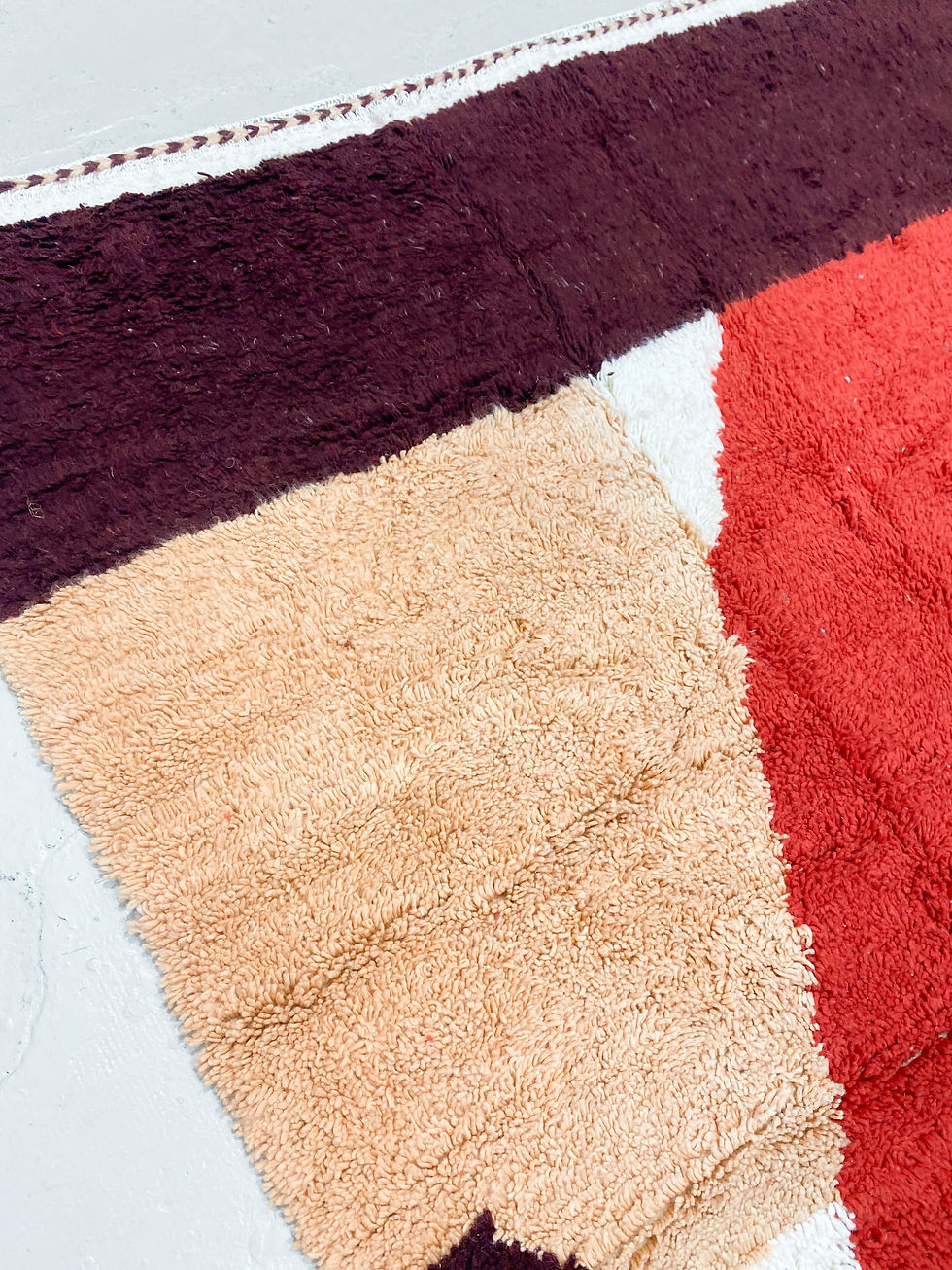 Miniature : Tapis berbère Boujaad écru à motifs colorés 3,18x2,11m