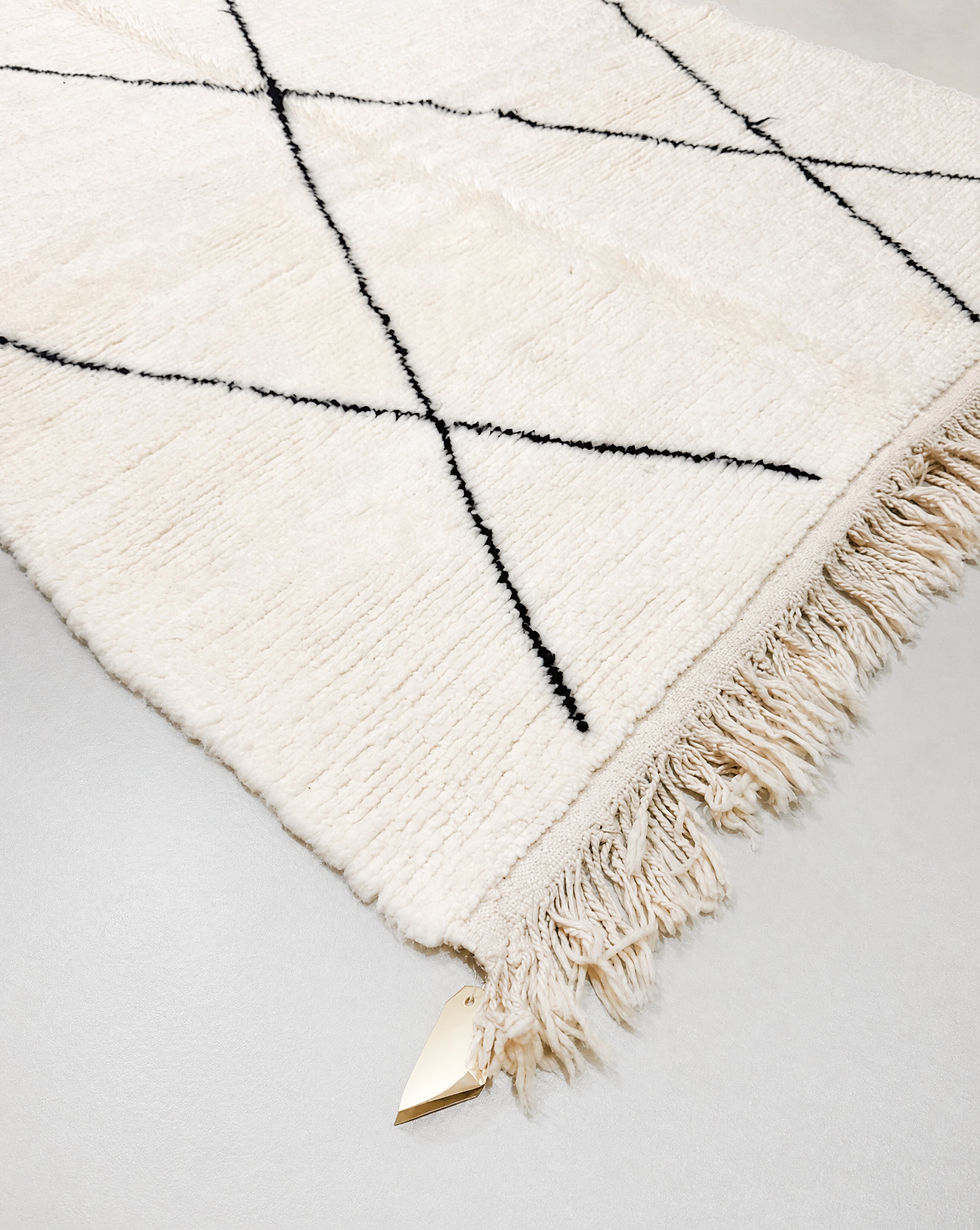 Miniatura: Alfombra bereber Beni Ouarain con rombos negros, 2,46 x 1,57 m