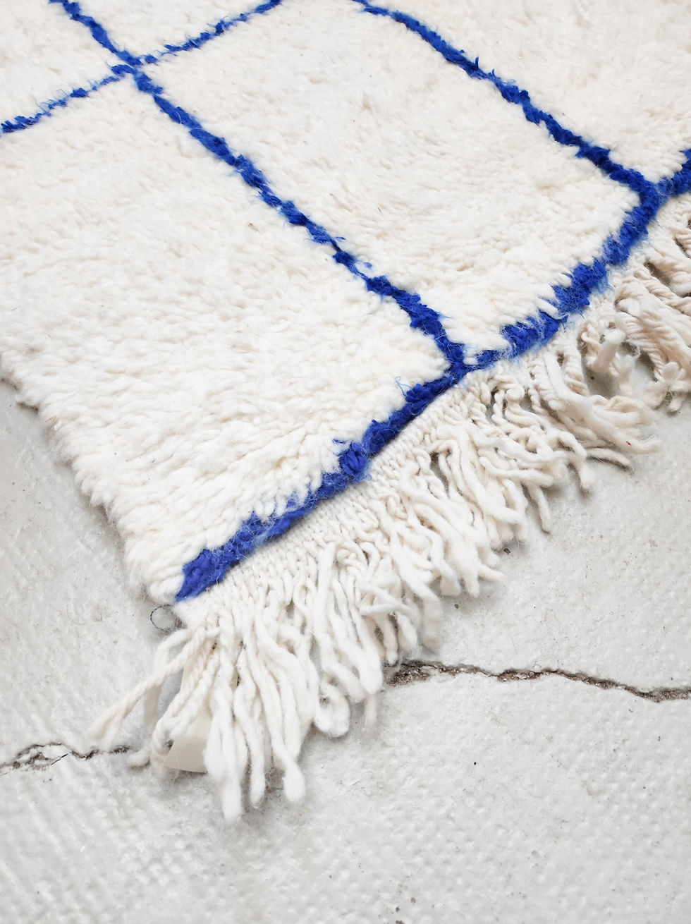 Miniature : Tapis berbère Beni Ouarain écru à carreaux bleu majorelle 3x1,95m