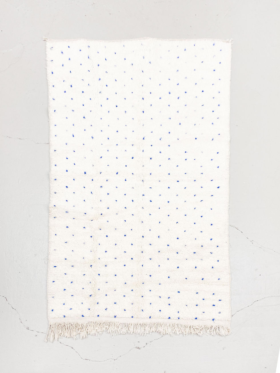Miniature : Tapis berbère Beni Ouarain écru à pois bleu majorelle 2,48x1,42m