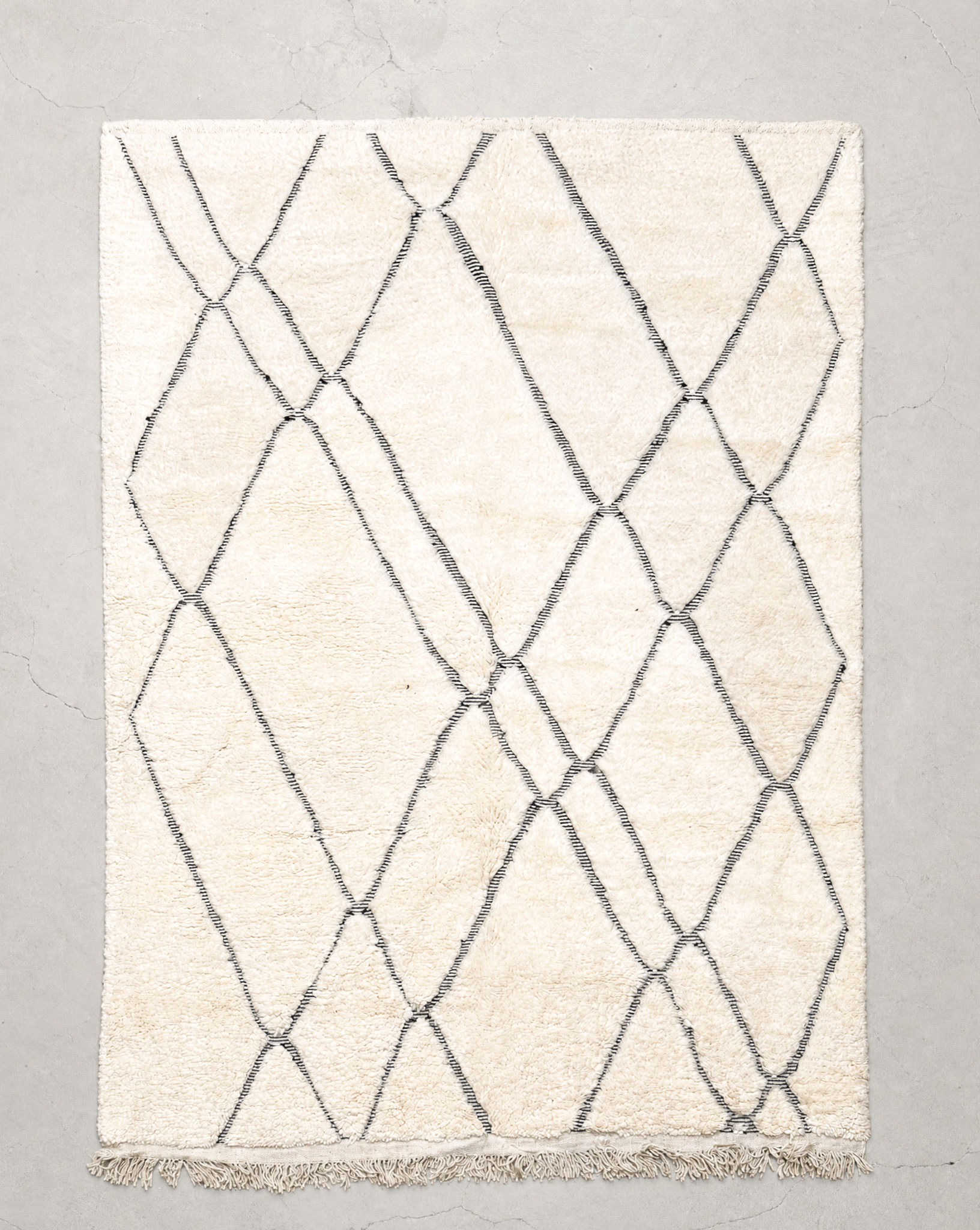 Tapis berbère Beni Ouarain à motifs gravés noirs 3,04x1,96m