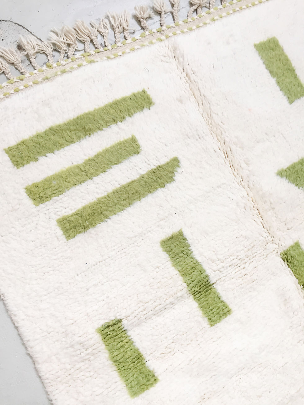 Miniature : Tapis berbère Beni Ouarain écru à motifs verts 2,65x1,67m