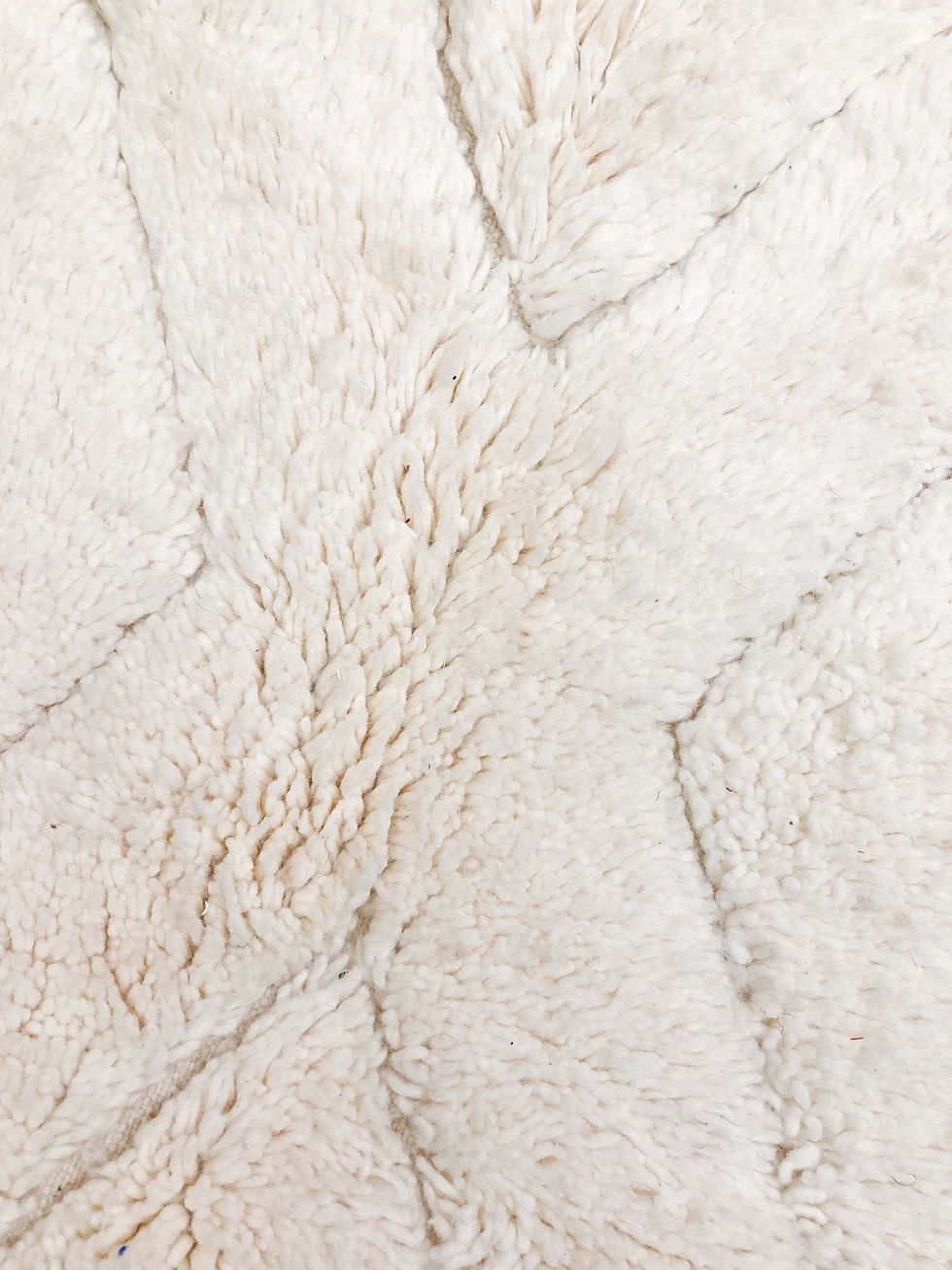 Miniature : Tapis berbère Beni Ouarain écru uni à losanges gravés 2,93x1,96m