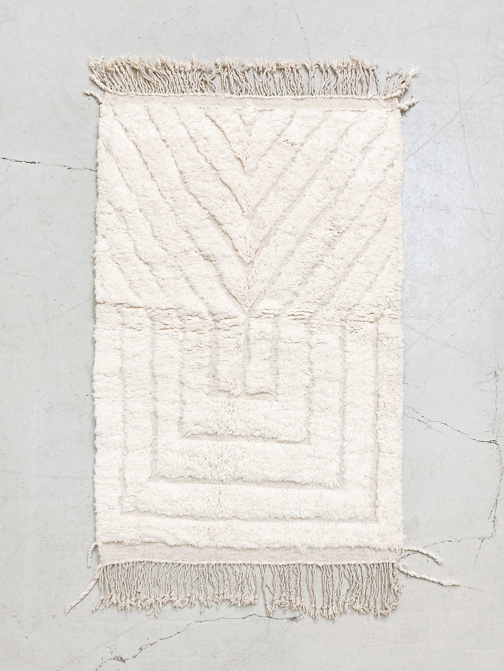 Miniature : Tapis berbère Beni Ouarain écru uni à motifs gravés 1,60x1,02m