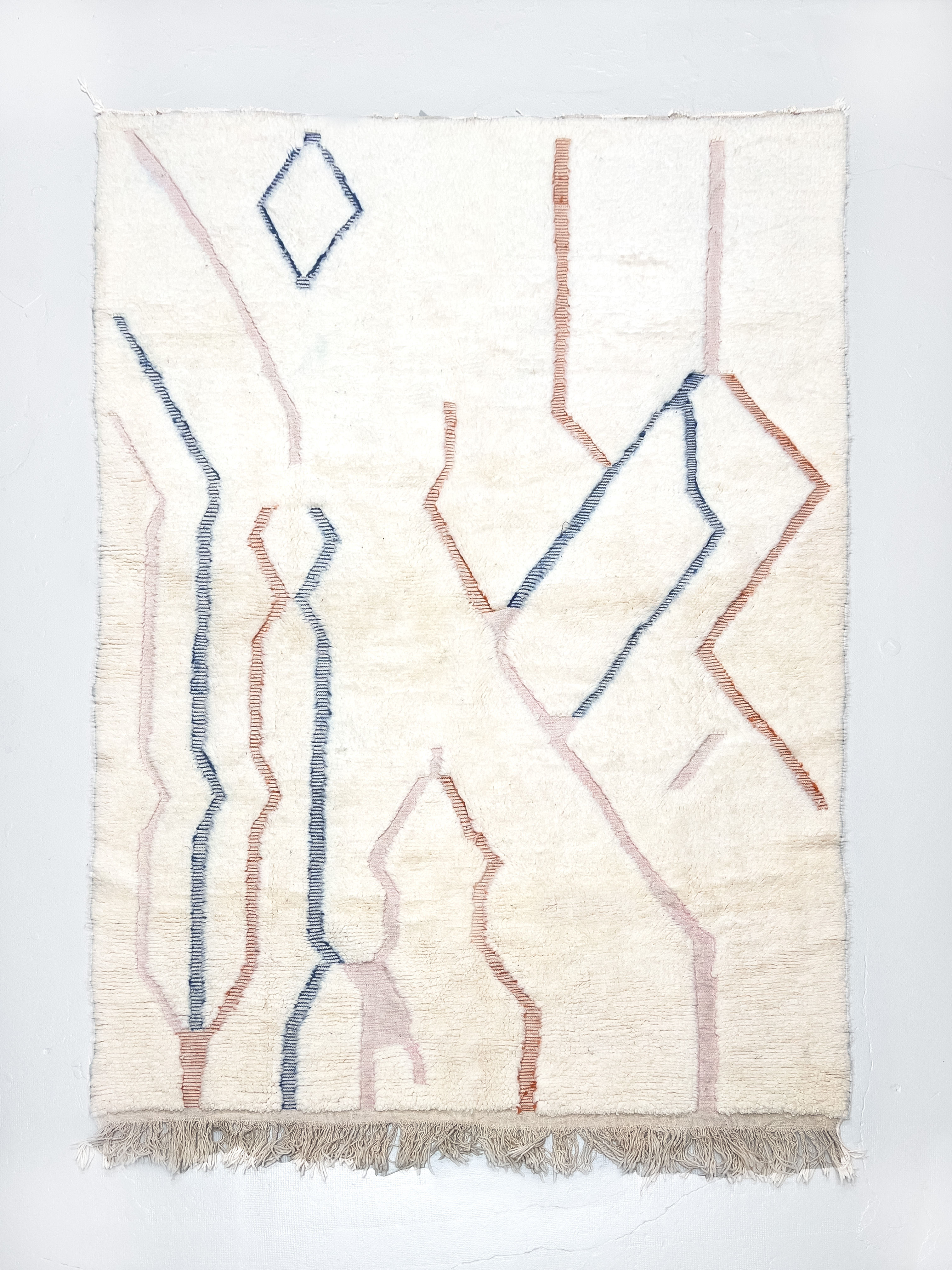 Tapis berbère Beni Ouarain écru à motifs colorés gravés 2,97x1,97m