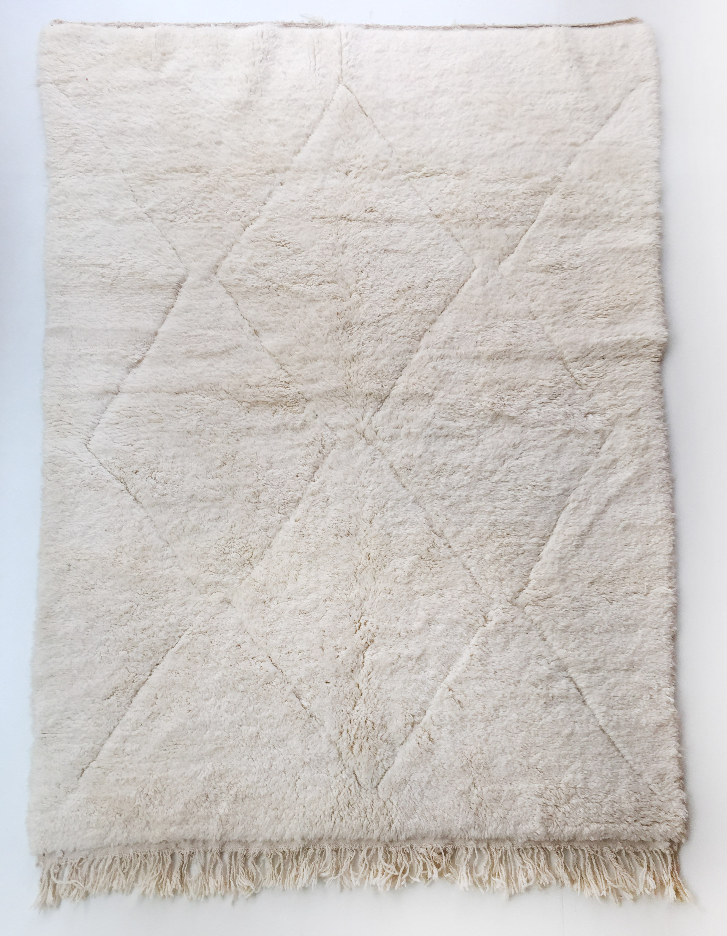 Tapis berbère Beni Ouarain uni à motifs gravés dans la trame 2,55x1,70m