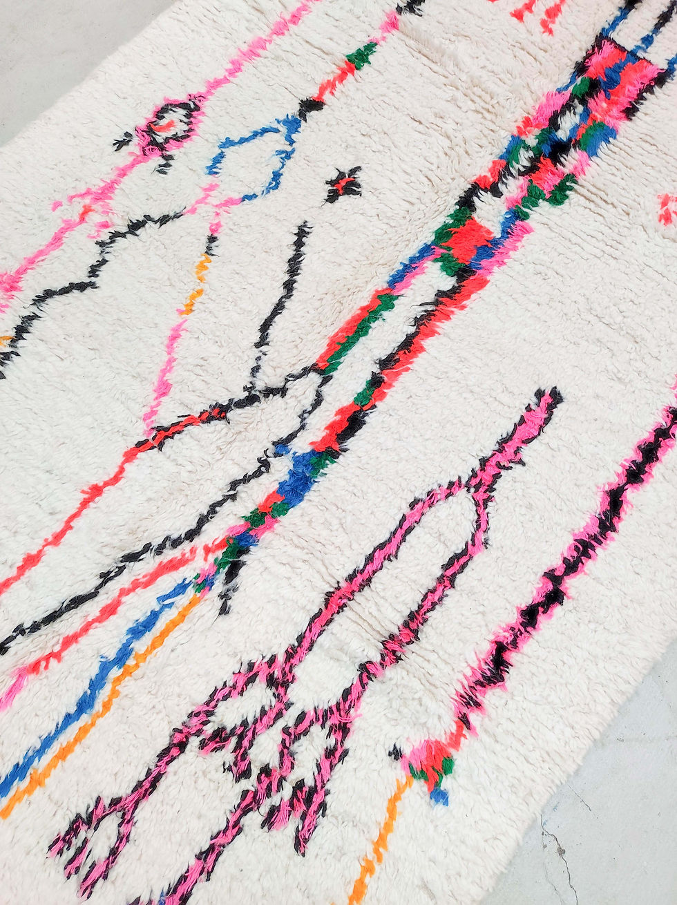 Miniature : Tapis berbère Azilal écru à motifs colorés 2,40x1,38m