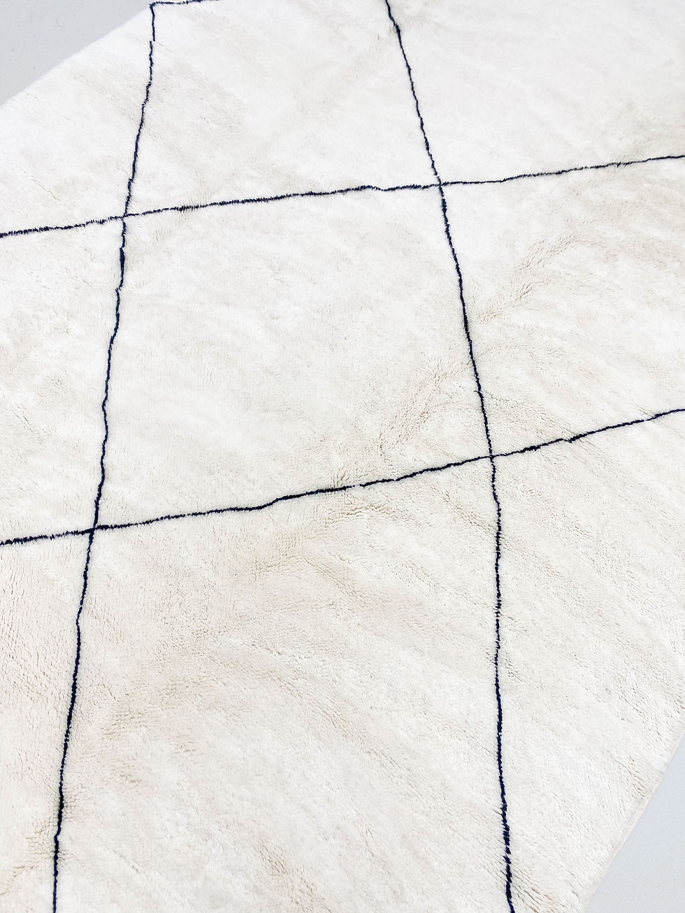 Miniature : Tapis berbère M'rirt écru à losanges noirs 3,56x2,53m