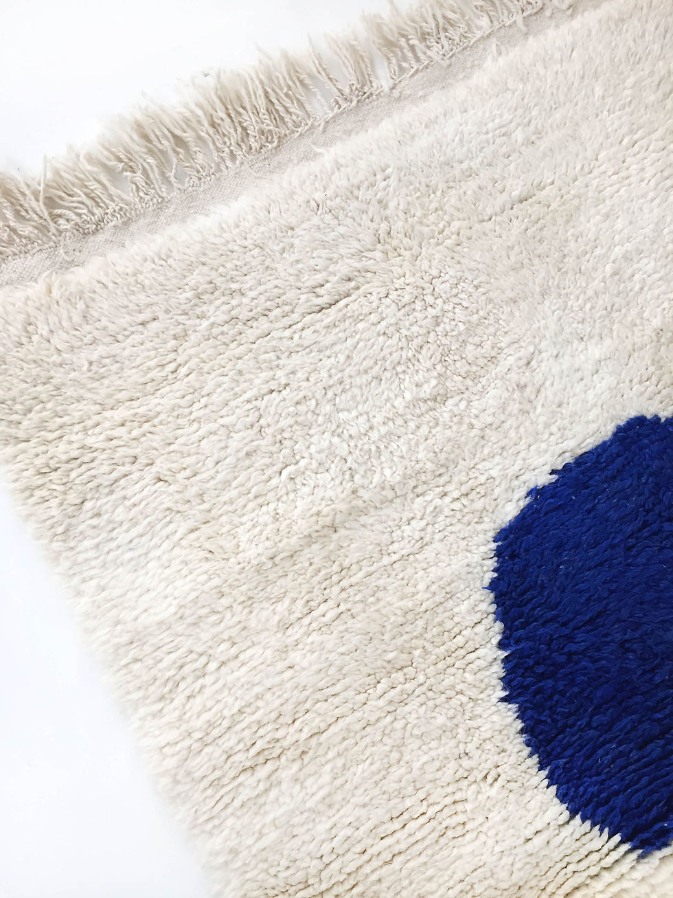 Miniature : Tapis berbère Beni Ouarain écru à motifs bleus 1,60x1,04m