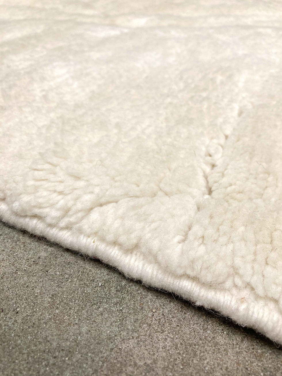 Miniature : Tapis berbère M'rirt écru uni à motifs gravés 3,03x2,90m