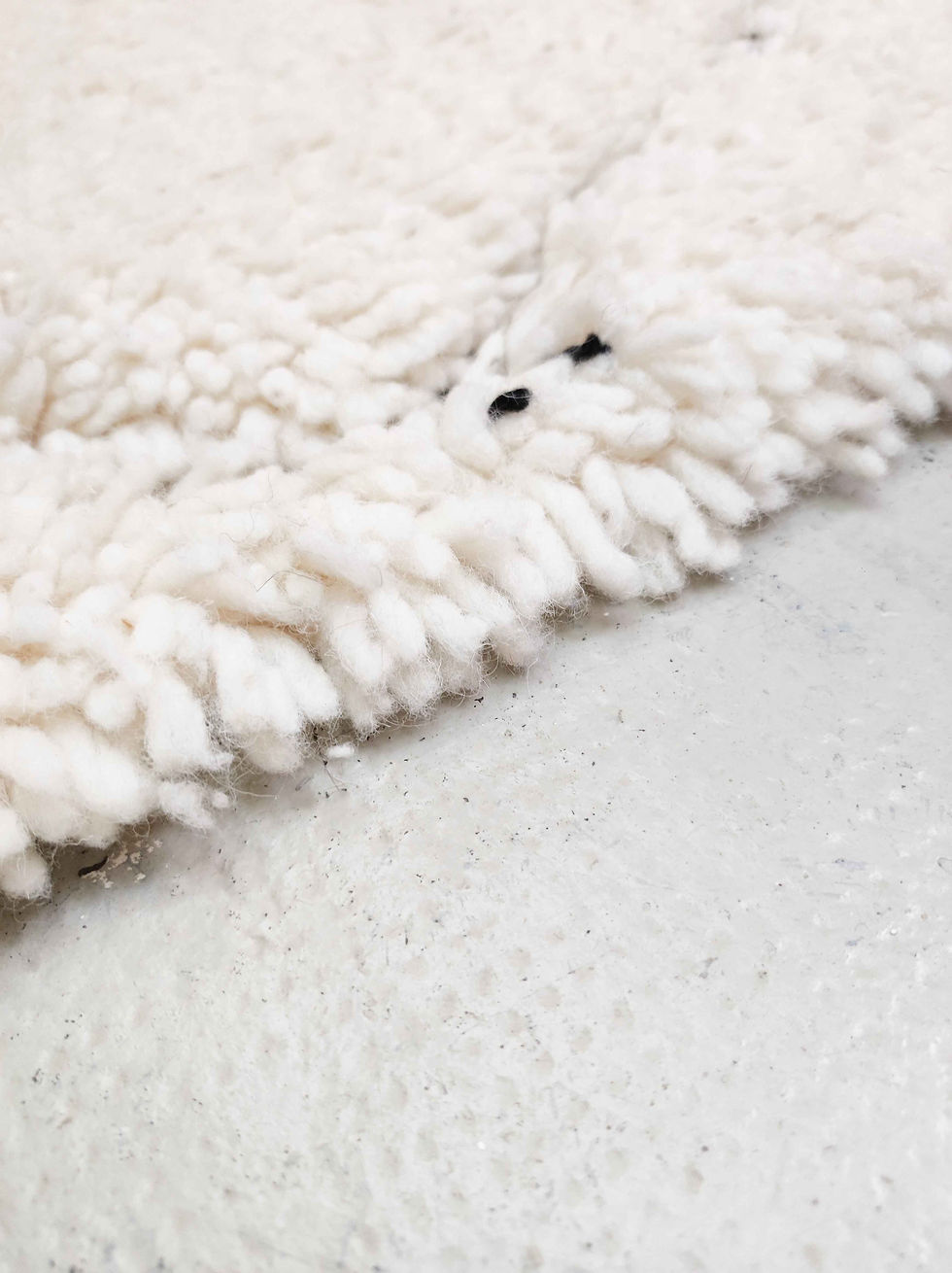 Miniature : Tapis berbère Beni Ouarain écru à losanges noirs gravés 2,94x2,06m