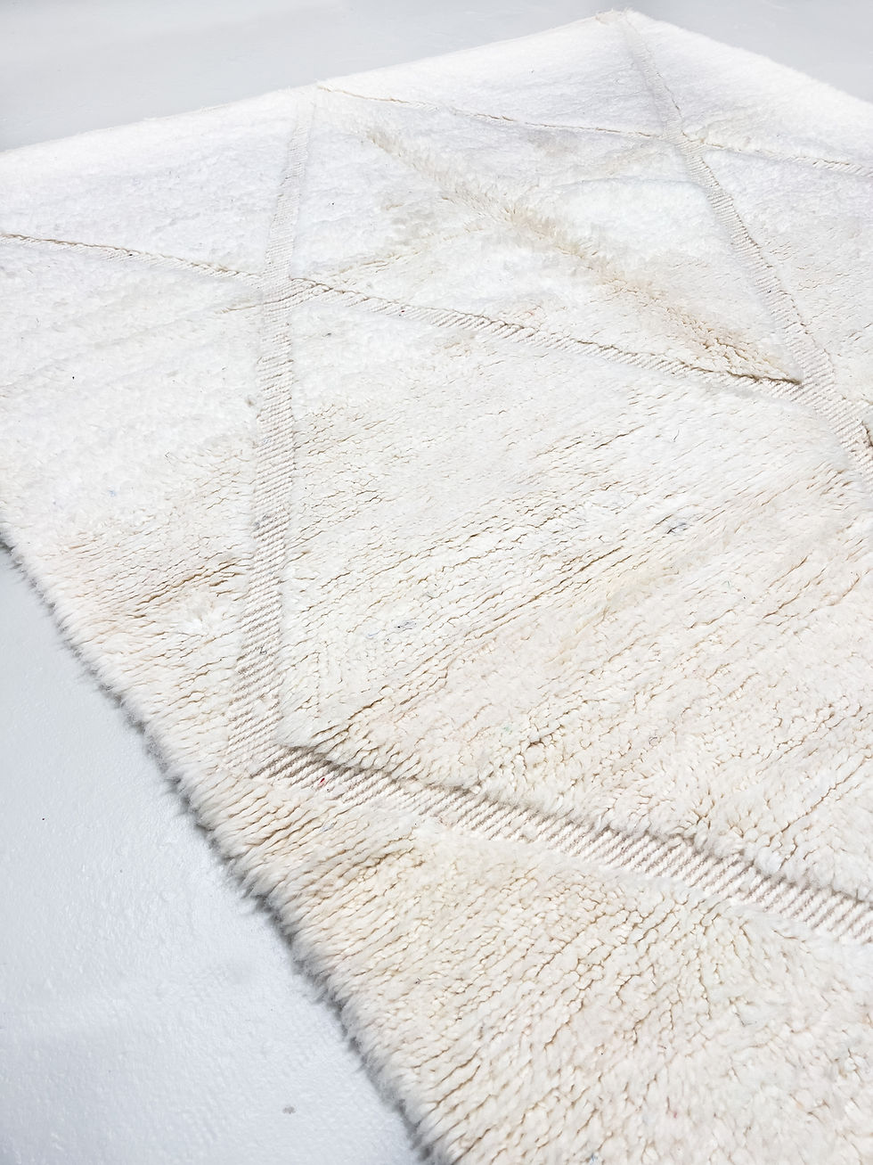 Miniature : Tapis berbère Beni Ouarain écru à losanges gravés 2,97x1,97m