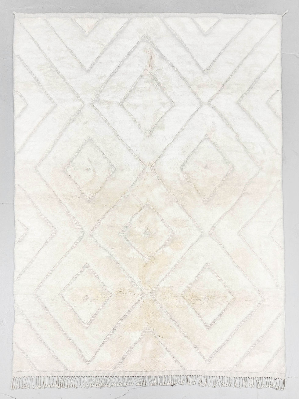 Tapis berbère M'rirt écru uni à losanges gravés 3,15x2,14m