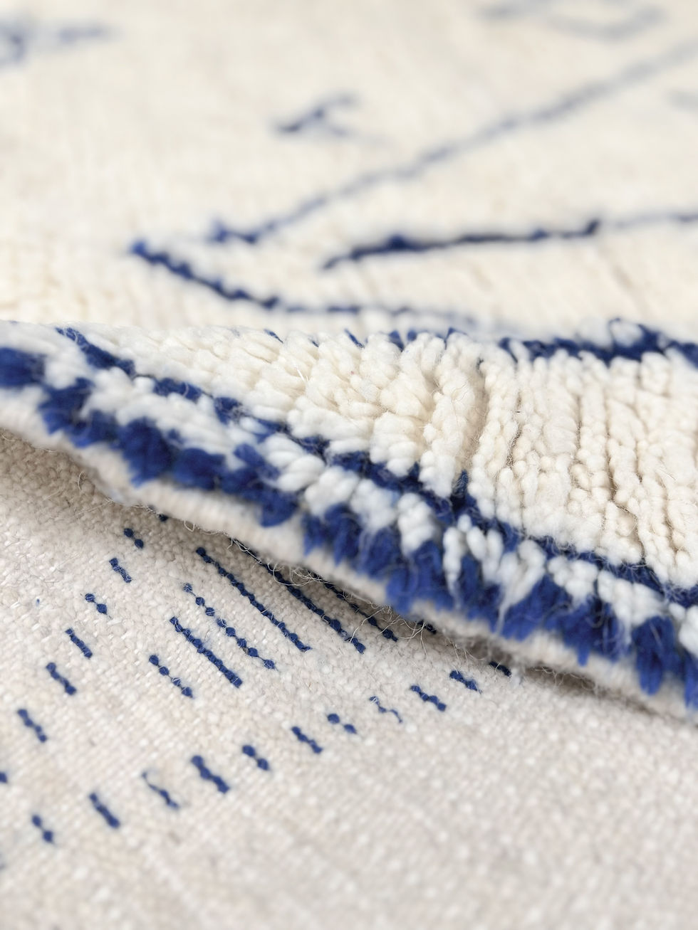 Miniature : Tapis berbère Azilal à motifs bleu majorelle 2,42X1,41M