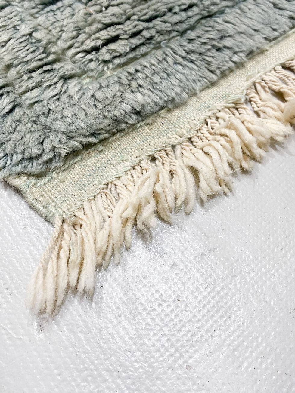 Miniature : Tapis berbère Beni Ouarain bleu canard uni à motifs gravés 2,43x1,55m