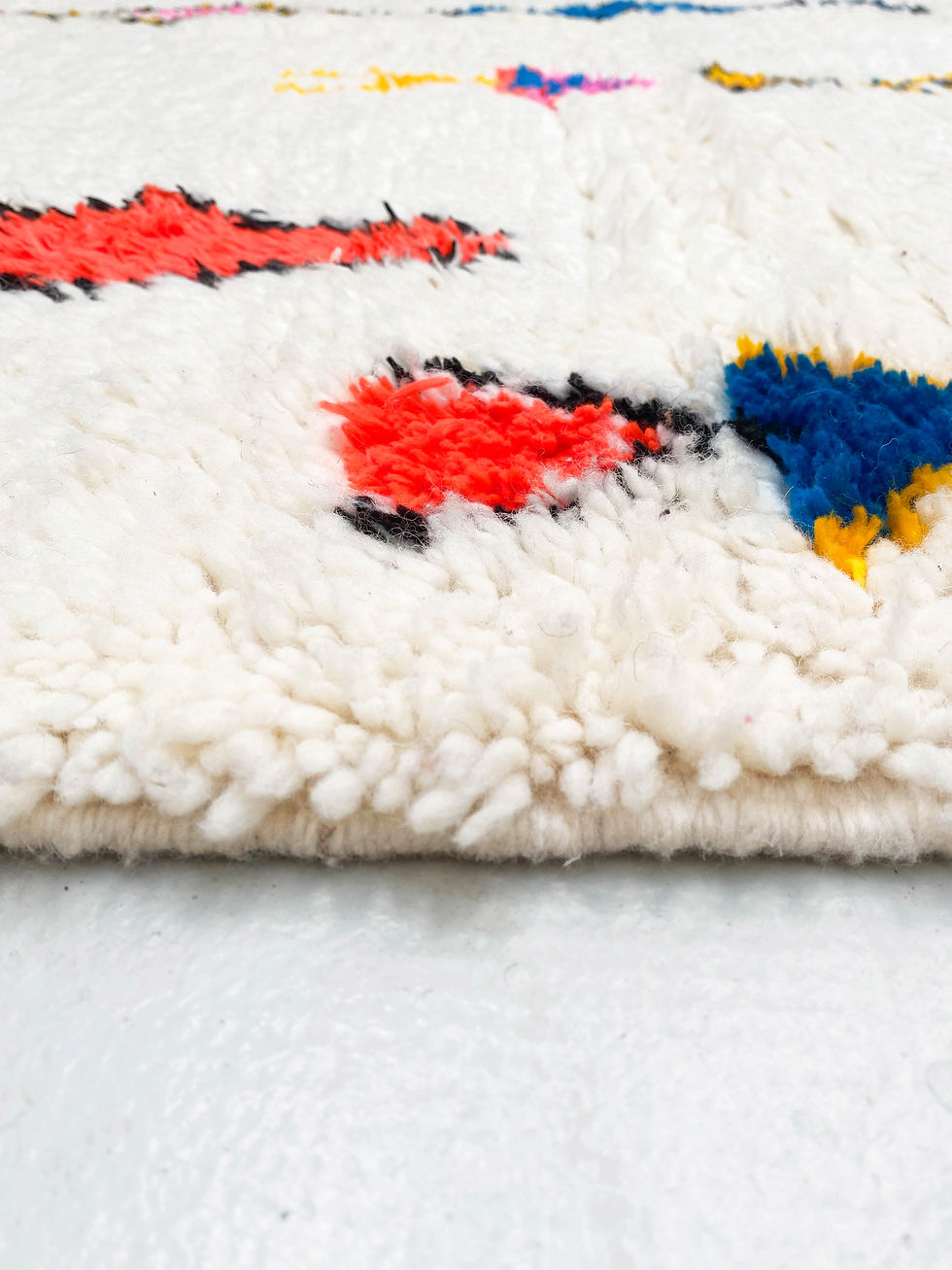 Miniature : Tapis berbère Azilal écru à motifs libres colorés 2,83x1,84m
