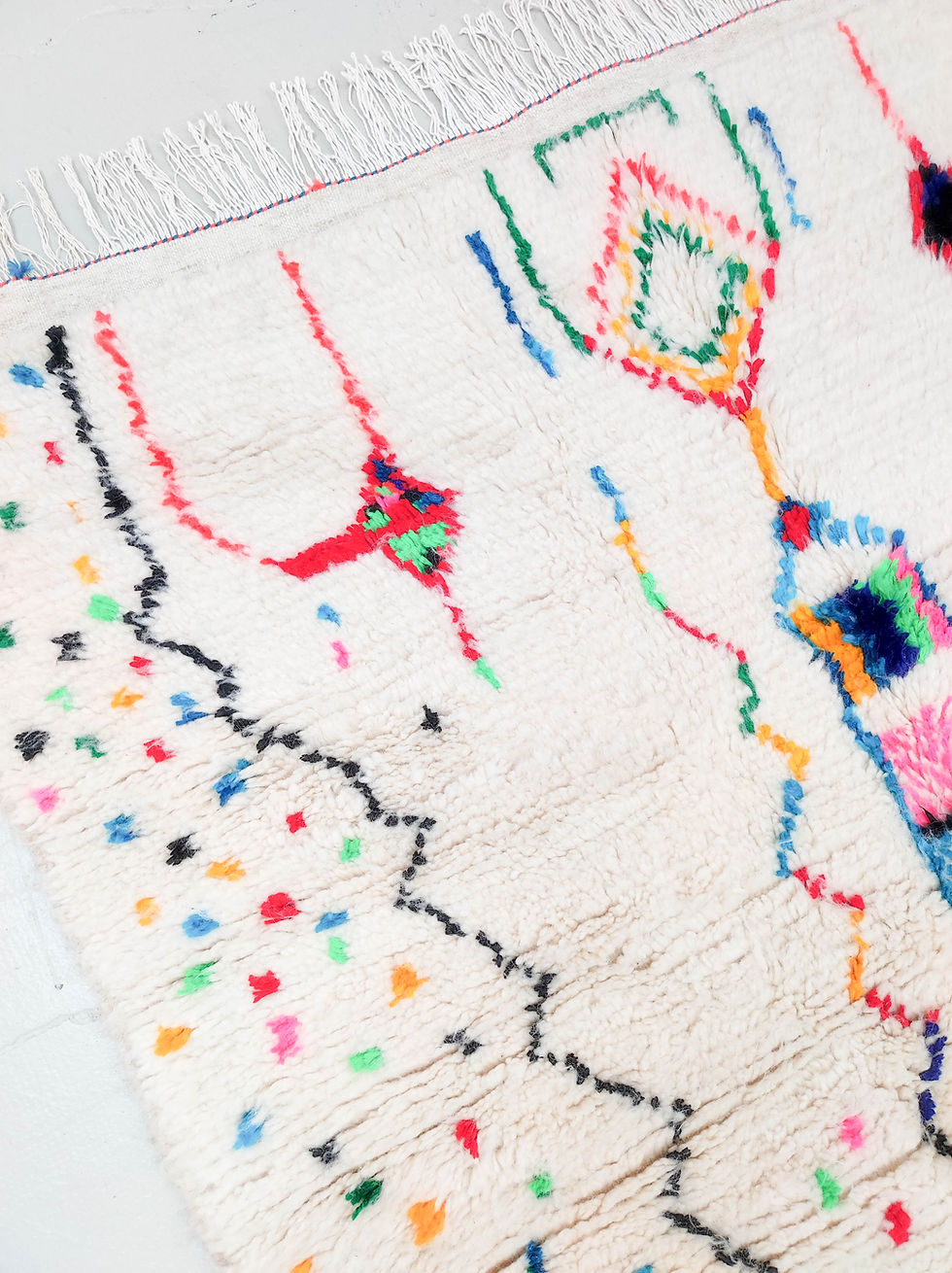 Miniature : Tapis berbère Azilal écru à motifs colorés 2x1,53m