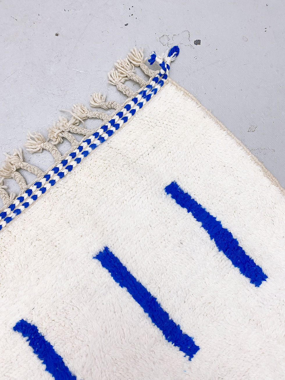 Miniature : Tapis berbère Beni Ouarain à motifs bleu majorelle 1,53x1,07m