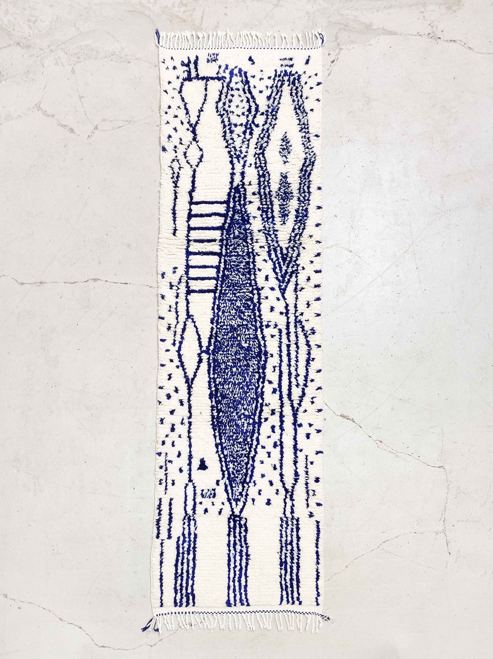 Miniature : Tapis berbère Azilal couloir écru à motifs bleu majorelle 2,94x0,82m