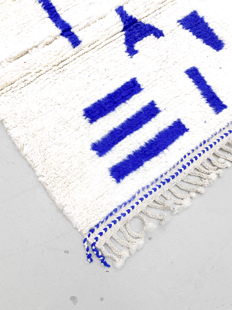 Miniature : Tapis berbère Beni Ouarain à motifs bleu majorelle 1,55x1m