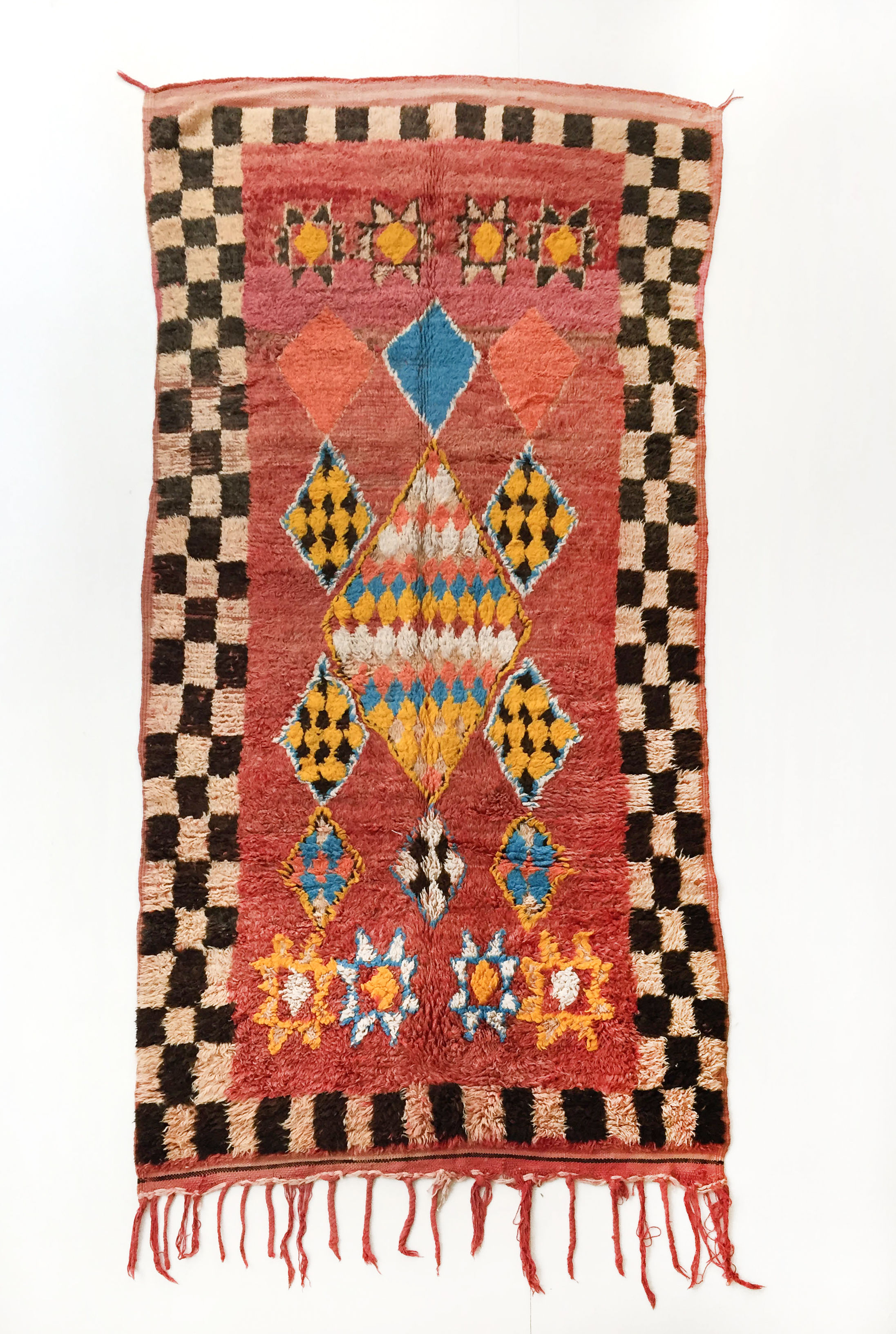 Tapis berbère Boujaad vintage rouge à motifs colorés 2,85x1,36m