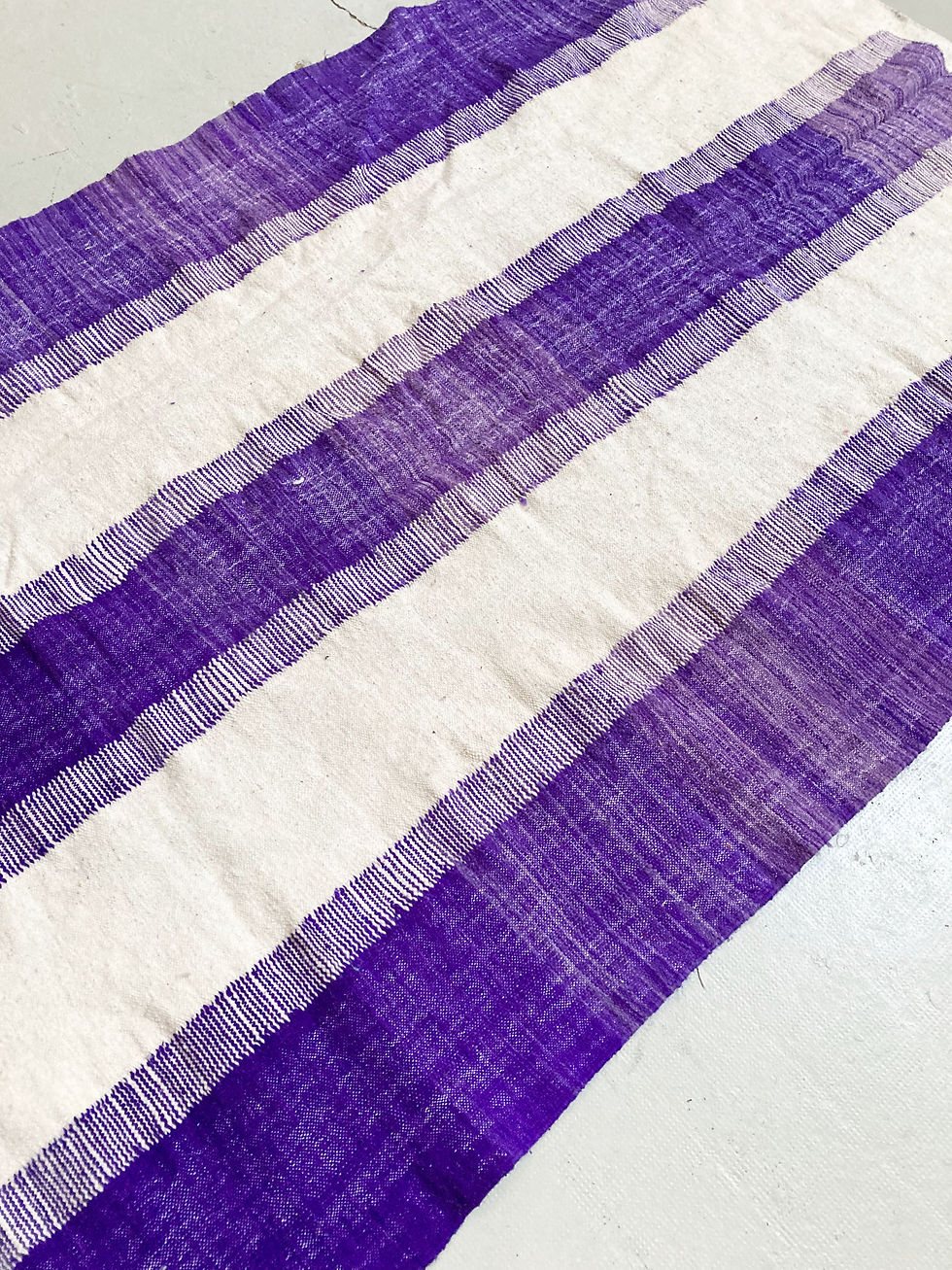 Miniature : Kilim berbère écru à rayures violet 2,38x1,47m