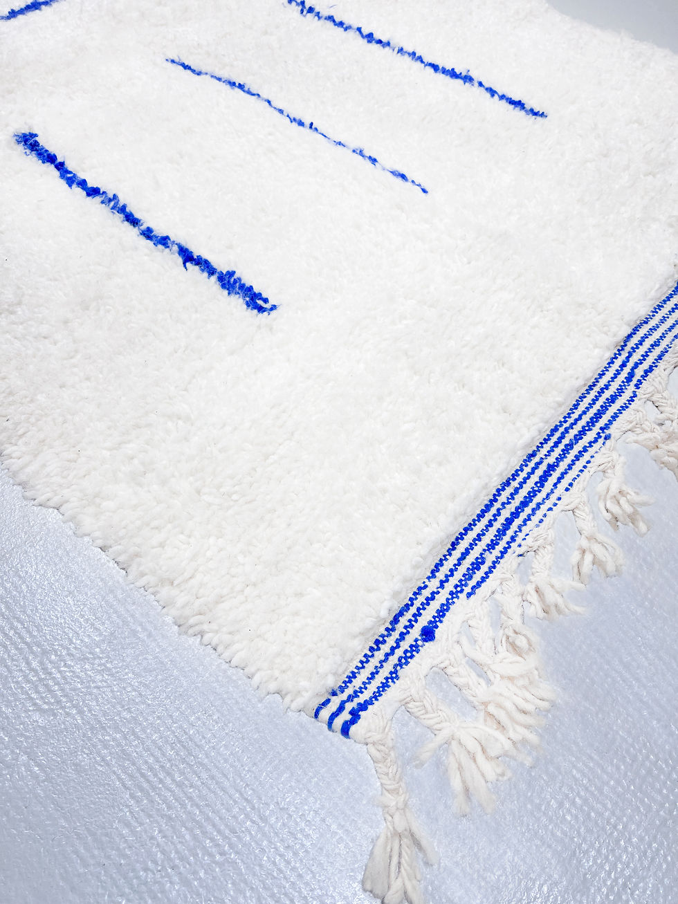 Miniature : Tapis berbère Beni Ouarain à motifs bleu majorelle 1,51x0,98m