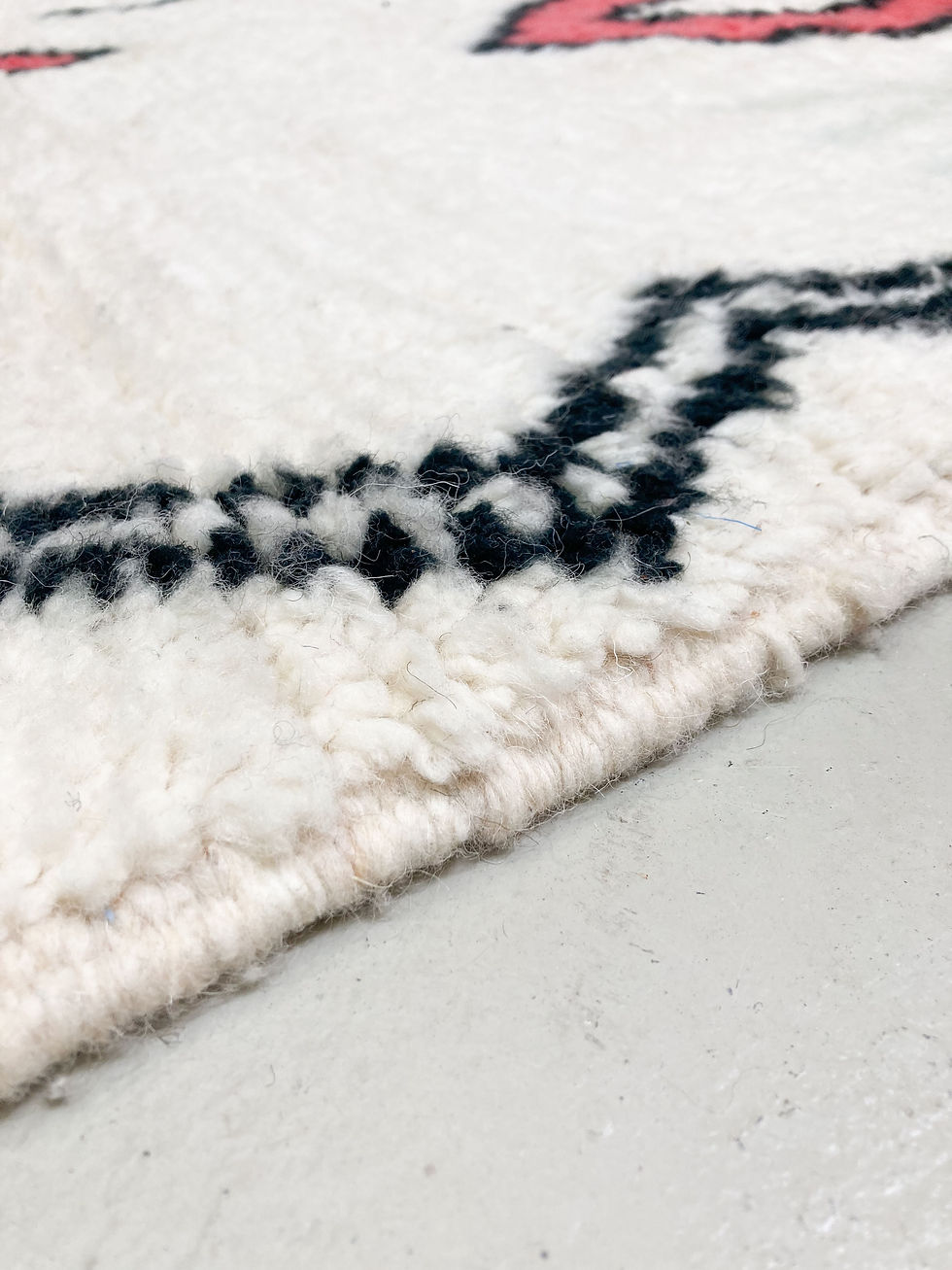 Miniature : Tapis berbère Azilal écru à motifs colorés 3,05x1,96m